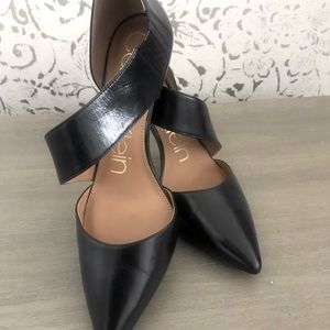Women’s size 8.5 Calvin Klein black leather shoes